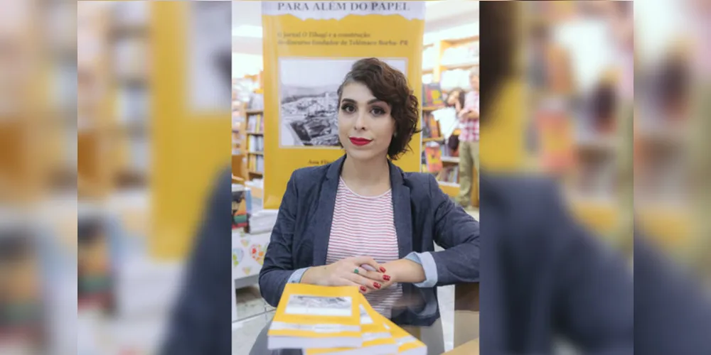 Ana possui licenciatura em História, mestrado em Ciências Sociais Aplicadas e é doutoranda em Ciências Sociais pela UEPG.
