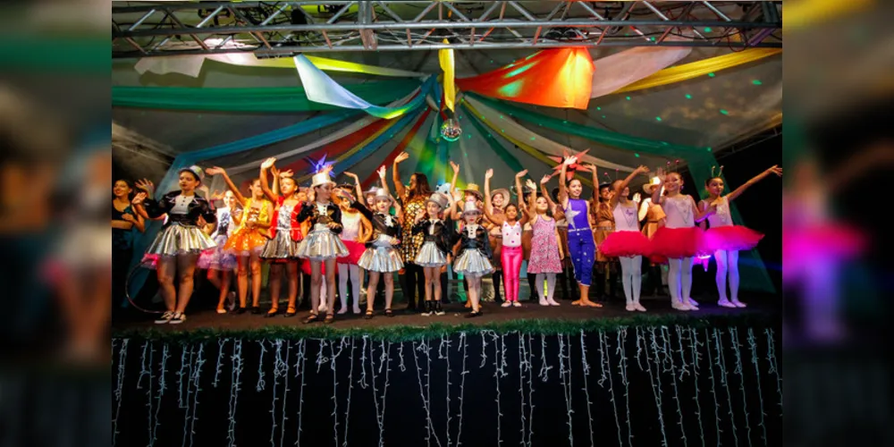 Neste mesmo final de semana, durante a apresentação, a instituição formou sua primeira aluna, Isabelly Mattos de 13 anos