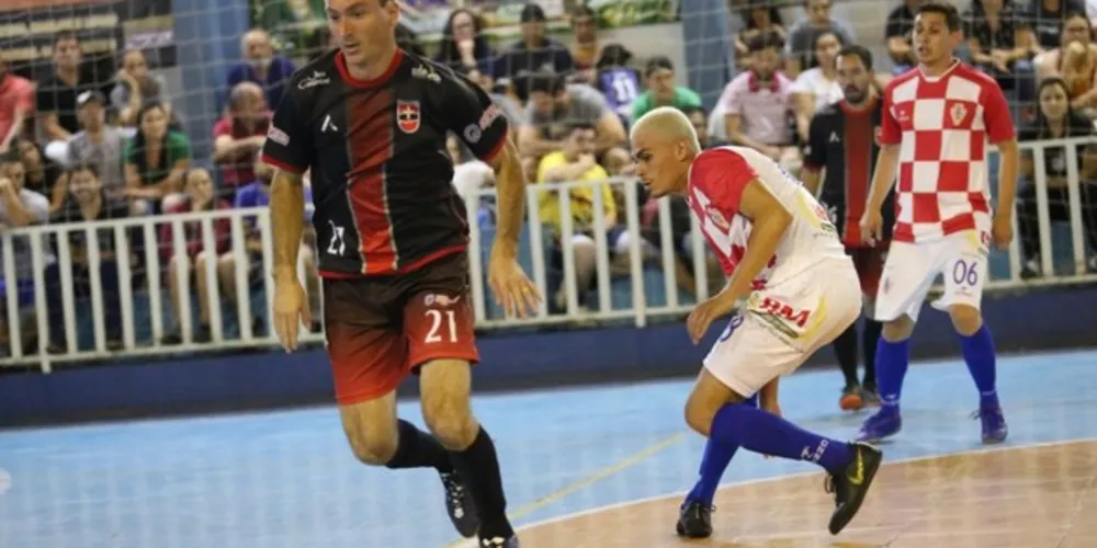 Campeonato acontece em Carambeí no Ginásio Art Jan de Geus