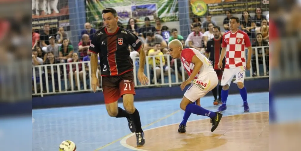 Campeonato acontece em Carambeí no Ginásio Art Jan de Geus