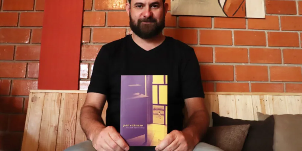 Kleber Bordinhão possui cinco livros de poesias publicados