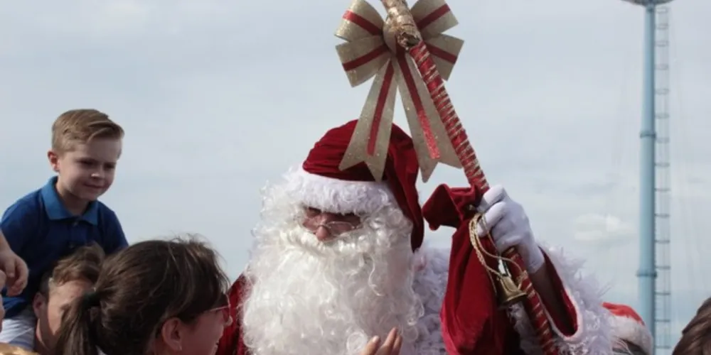 O trajeto passa pela rua Balduíno Taques e pela Avenida Vicente Machado. Programação de Natal é aberta oficialmente
