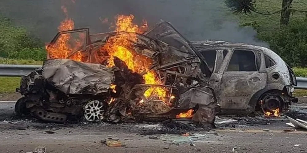 Acidente envolveu seis veículos, sendo três carretas e três automóveis