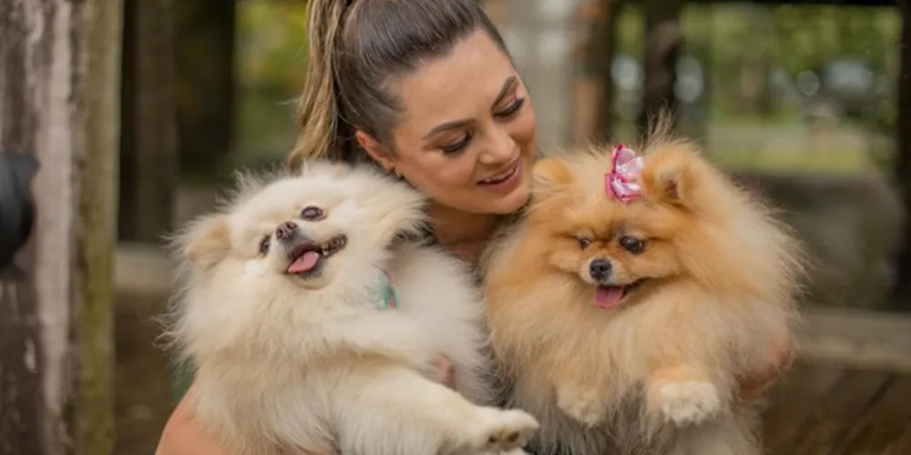 Darliane Schio Paisani e as encantadoras Bella e Sophie.