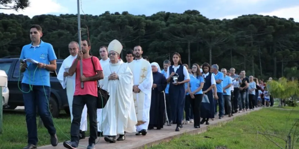 Na presença do bispo dom Sergio, Poço de Belém, Memorial das Comunidades e Caminho da Ladainha são abençoados

