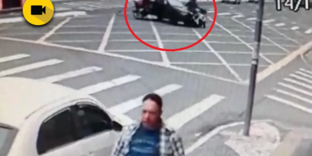 Imagem ilustrativa da imagem Câmeras flagram colisão entre carro e motos em PG