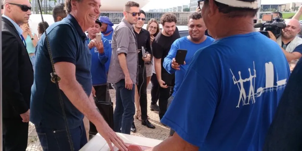 A jornalistas, Bolsonaro negou que vá trocar de ministérios no início do ano que vem