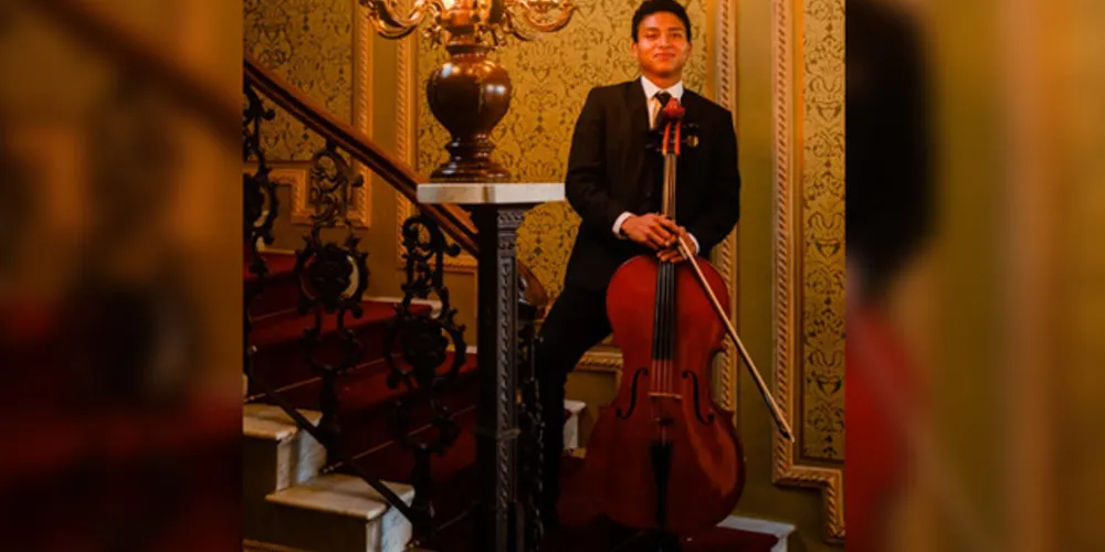 Atualmente, Lucas integra a Orquestra Sinfônica de Ponta Grossa e participa da classe de violoncelo da professora Maria Alice Brandão na Embap, Escola de Música e Belas Artes do Paraná.