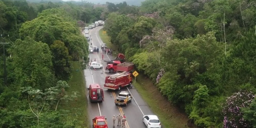 Imagem ilustrativa da imagem Casal morre em acidente em rodovia do Paraná