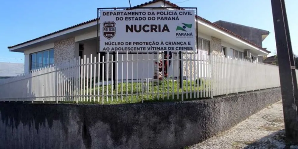 O autor após tomar conhecimento da investigação comandado pela Delegada Ana Paula Cunha Carvalho, o homem procurou a mãe da vítima no intuito de oferecer vantagem pecuniária para que alterasse a declaração já prestada, confessando inclusive a prática do abuso contra a criança.