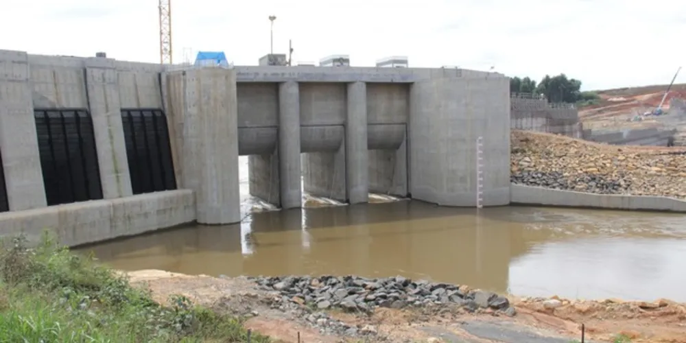 Conforme apurou o MPPR, a barragem da usina não conta com canal que possibilite aos peixes em época reprodutiva subirem para a cabeceira do rio a fim de desovarem.