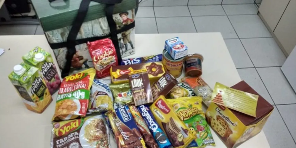 Será feita uma entrega simbólica das Cestas Natalinas aos servidores públicos municipais na sexta-feira (20), no hall de entrada da Prefeitura, às 09 horas