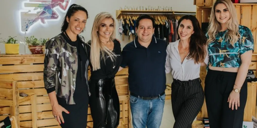 Denise Cury, Andréia Tokutake, este colunista, Luciane Favero e Ana Clara Wollmann Saldanha
