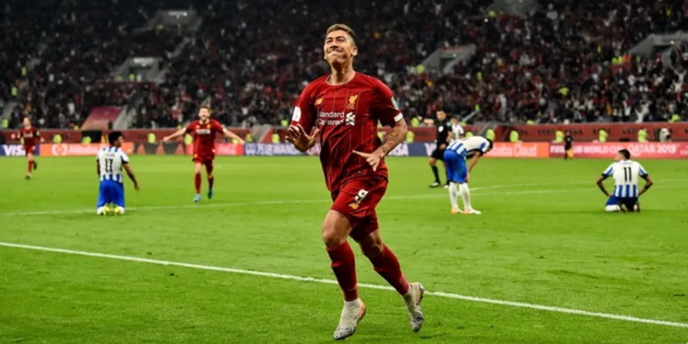 Foi dos pés do brasileiro que saiu o gol da vitória do Liverpool aos 45 minutos da etapa final