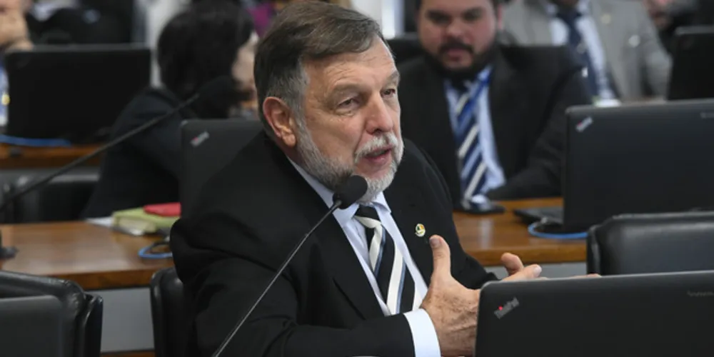 O parlamentar acredita que essa proposta vai incentivar os alunos na produção acadêmica e promover maior engajamento dos orientadores durante a realização dos trabalhos 