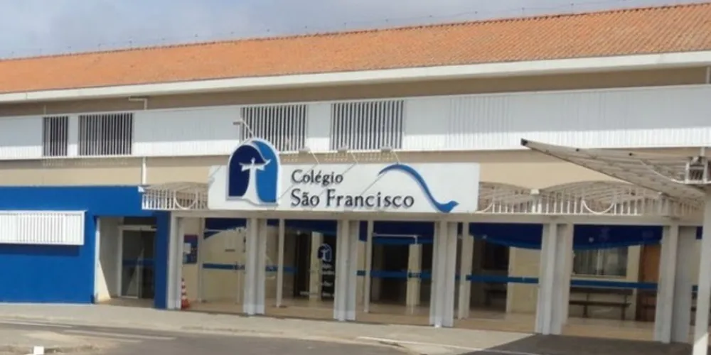 Estabelecimento encerra um ciclo de prestação de serviços à educação do ponta-grossense, de 52 anos