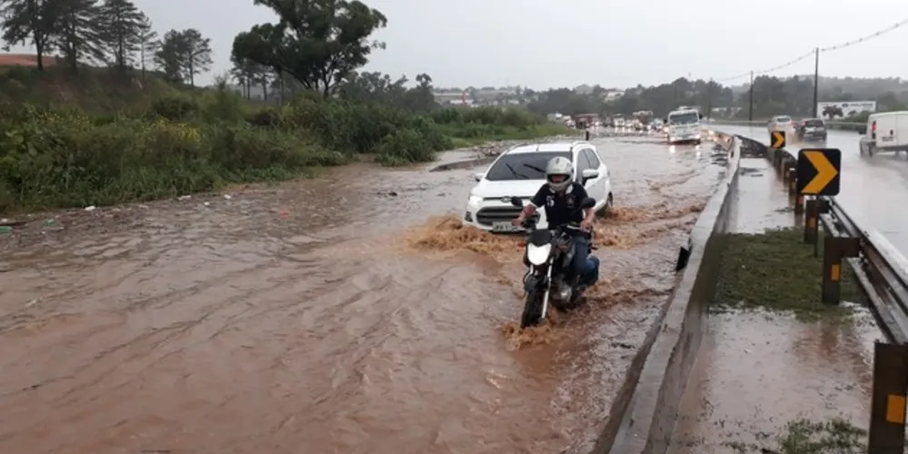 Imagem ilustrativa da imagem Temporal causa transtornos em PG