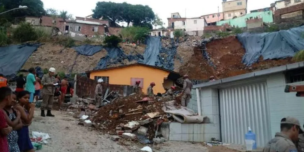Tragédia aconteceu após um cano começar a vazar água