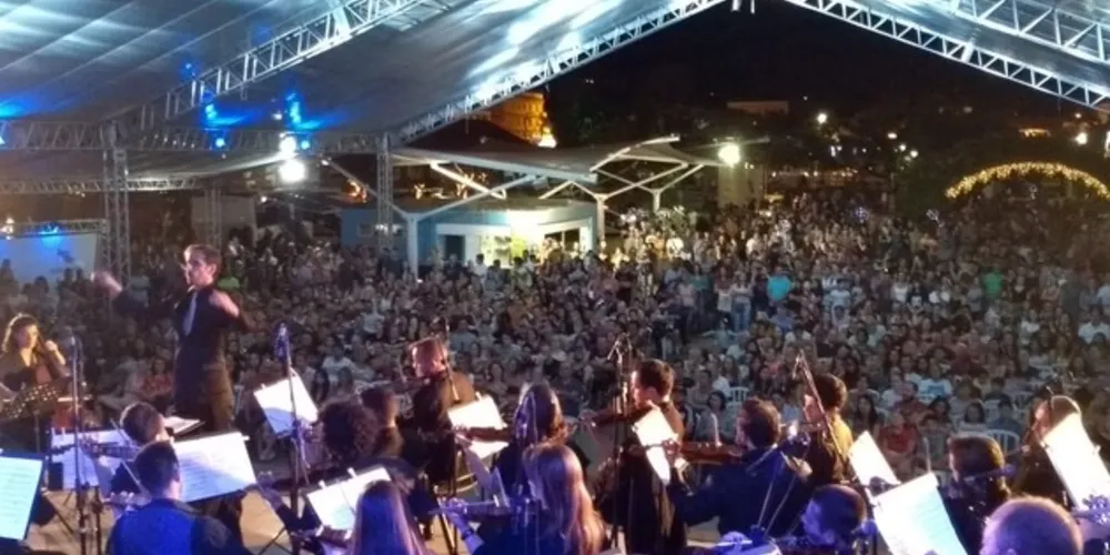 Estimativa é que mais de 80 mil pessoas passaram pelo Parque Ambiental durante os 10 dias de programação. Vila do Papai Noel continua montada até dia 6 de janeiro.