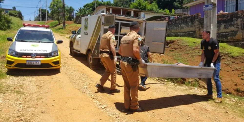 Corpo de homem de aproximadamente 30 anos foi encontrado no fim da manhã desta sexta-feira
