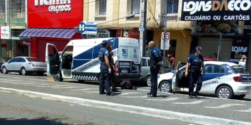 O homem com idade entre 30 e 35 anos foi encaminhado para a 13ª Subdivisão Policial