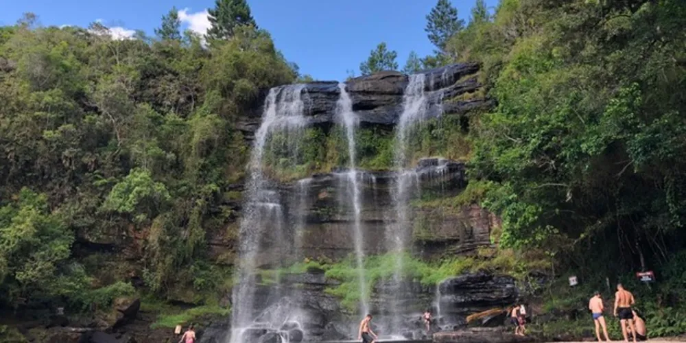 Cachoeira da Mariquinha, Ponta Grossa, um dos pontos de visitação mais procurados no verão