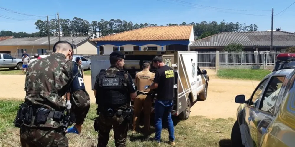 Militar foi achado morto na manhã desta segunda-feira (30), num terreno baldio localizado à Rua Haroldo Franze