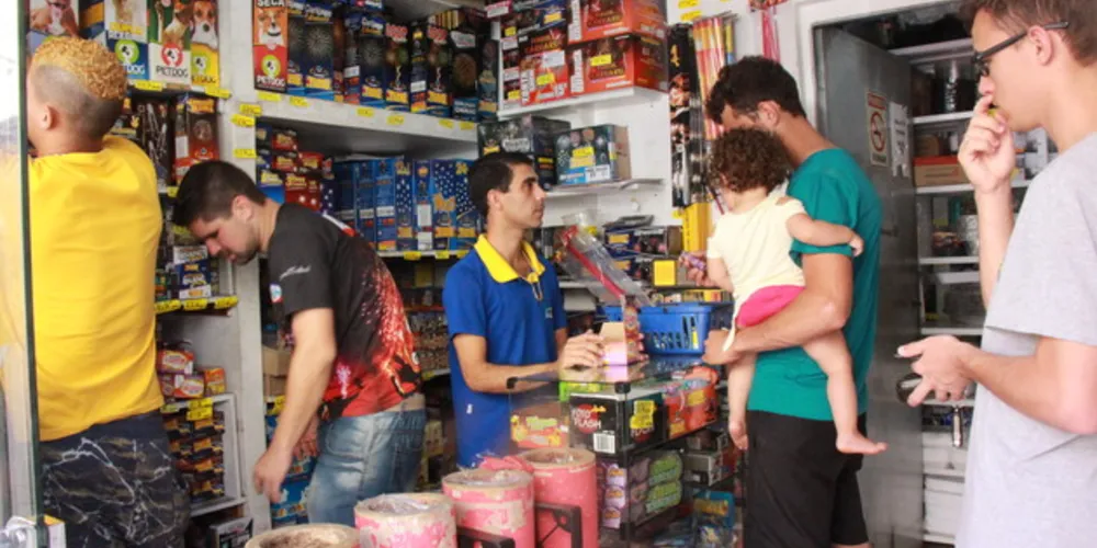 Procura por fogos menos nocivos aos animais cresce