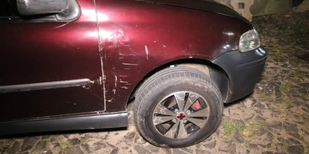 PM encontrou veículo em alta velocidade e conseguiu fazer abordagem após perseguição