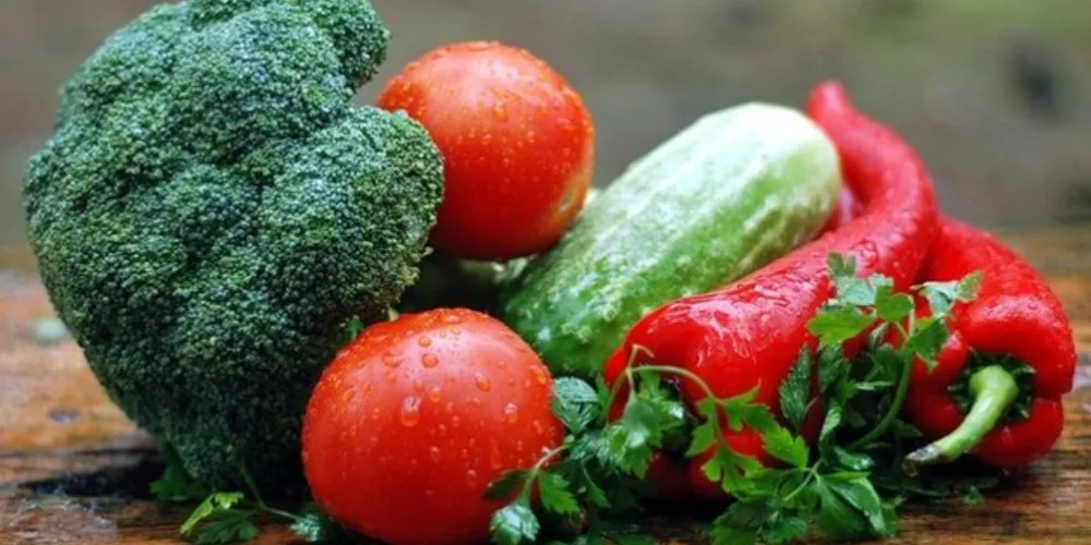 A primeira das dicas é consumir uma variedade maior de alimentos