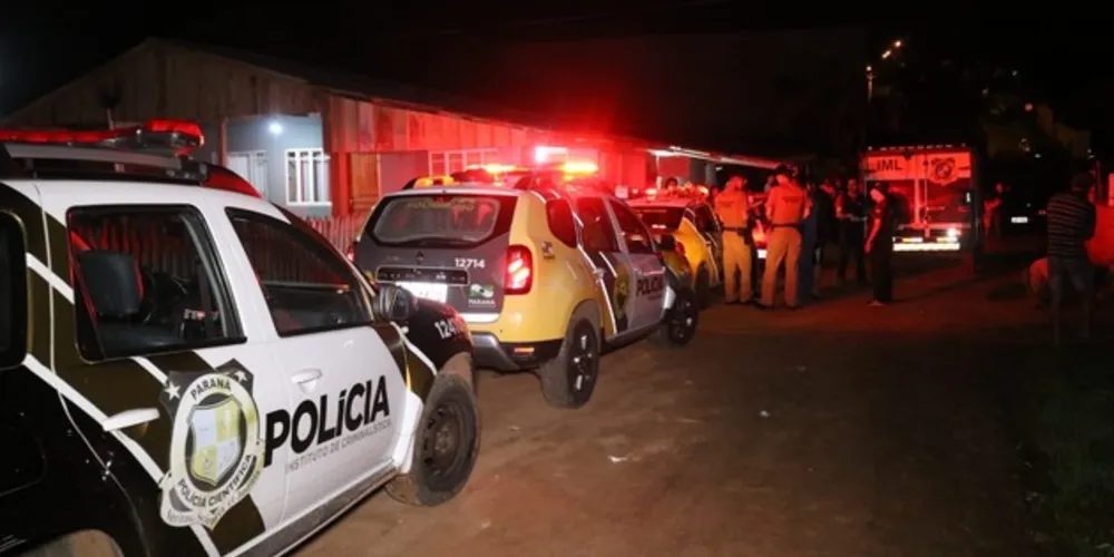 Homem foi amarrado por familiares para ser contido e morreu em via pública
