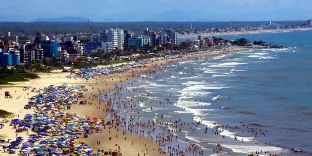 Imagem ilustrativa da imagem Após desaparecer, idosa é encontrada em praia do PR
