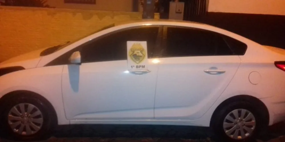 Veículo usado por bandidos tinha alerta de roubo e foi apreendido pela PM