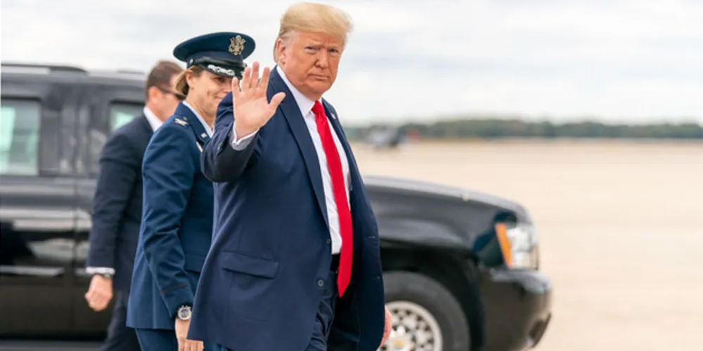 Trump falou à imprensa nesse domingo (5), a bordo do avião presidencial