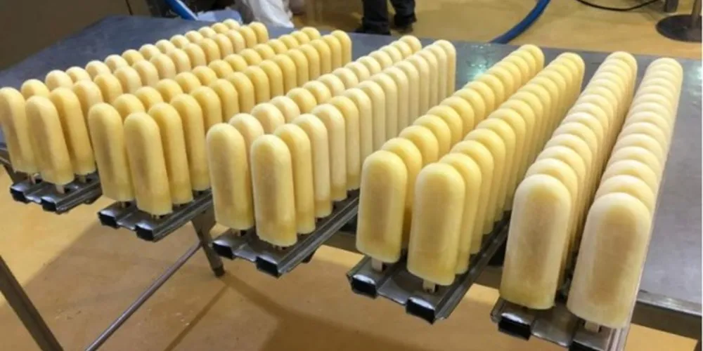 Depois de quatro meses e outros dois picolés experimentais, a versão final passou pelo crivo de um comitê de inovação