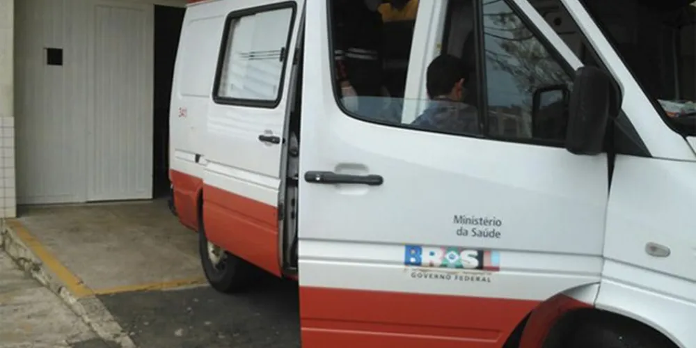 Vítima foi levada ao PSM com suspeita de fratura no fêmur e sem sentir as pernas