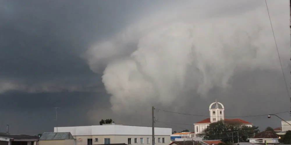 Imagem ilustrativa da imagem Defesa Civil emite alerta sobre temporal