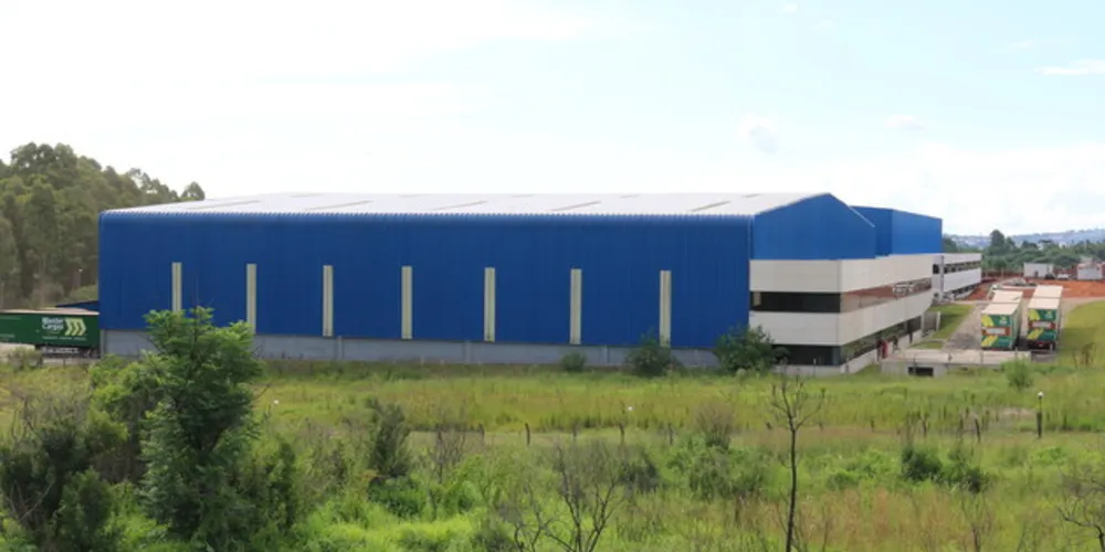 Estrutura está sendo construída em um condomínio industrial no município