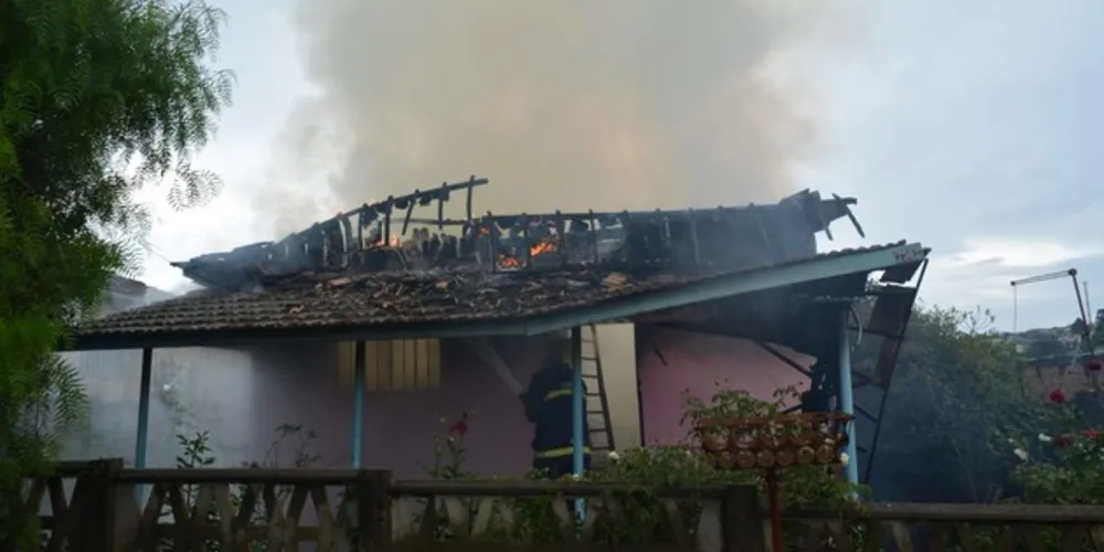 Imagem ilustrativa da imagem Vítima de incêndio no Santa Paula foi salva por vizinho