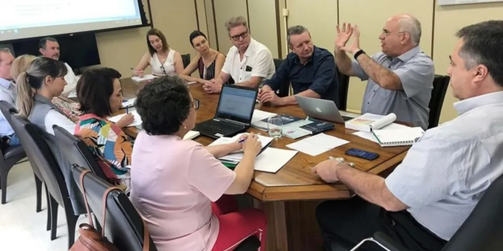 O secretário de Estado da Saúde, Beto Preto, ressaltou que o Paraná está saindo na frente e criando condições para promover a saúde integral dessa essa população