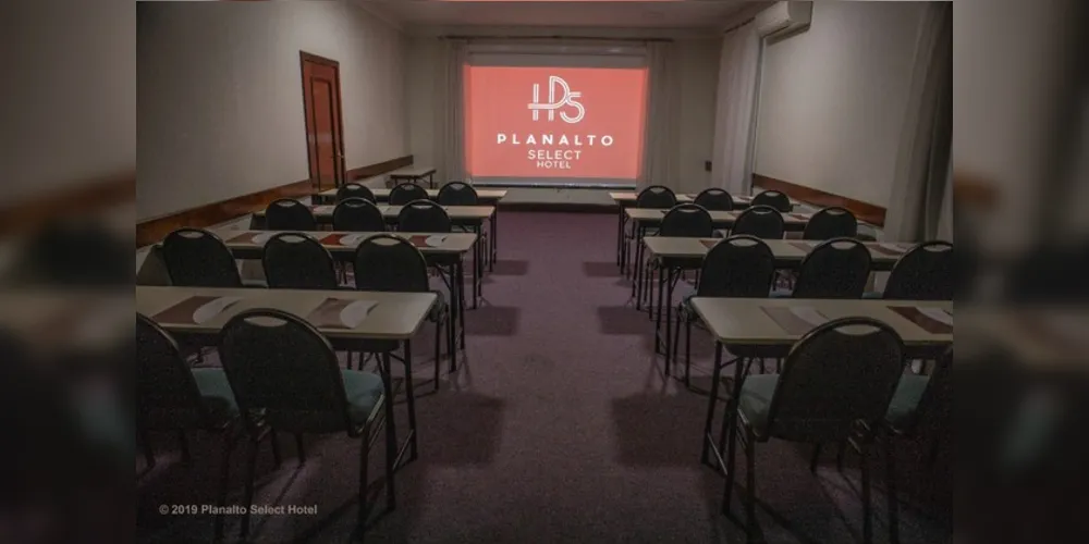 Hotel disponibiliza sete salas para eventos de variados tamanhos