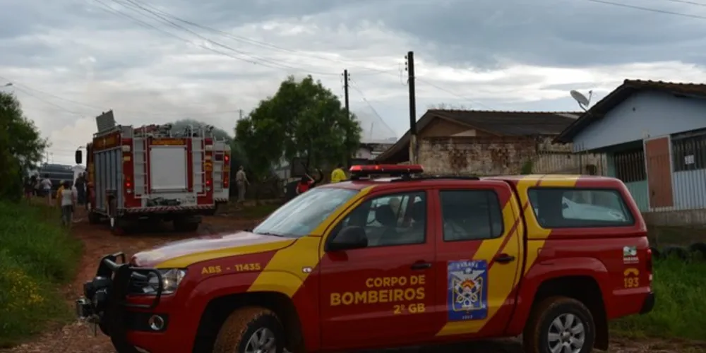 Vítima foi socorrida por equipes do Corpo de Bombeiros e do Samu