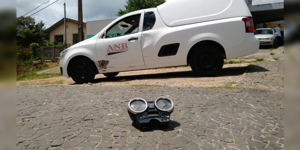 Imagem ilustrativa da imagem Acidente entre carro e moto deixa homem ferido