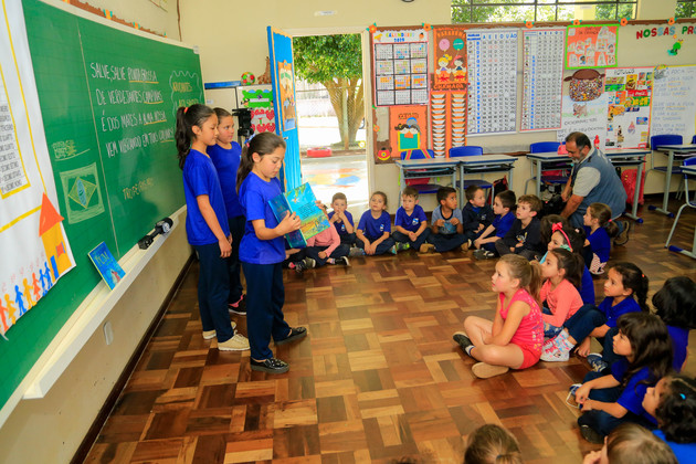 A Escola Municipal Fioravante Slavieiro, na Vila Baraúna, realiza quatro projetos de leitura
