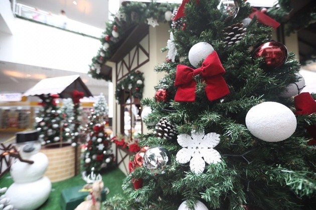 Imagem ilustrativa da imagem Papai Noel inaugura decoração natalina no Palladium Shopping