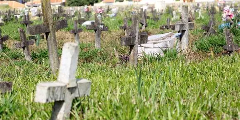 Corpo foi encontrado em imóvel construído dentro do cemitério seria a residência do caseiro 