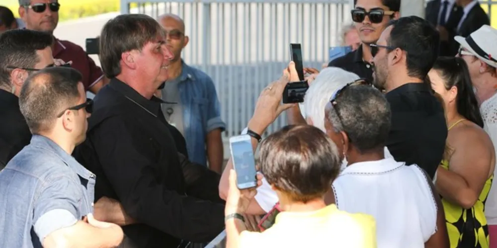 "A barra é pesada. Apesar de ser pouco o aumento, R$ 4 ou R$ 5, mas tem que recompor”, disse o presidente ao deixar o Palácio da Alvorada na manhã desta terça-feira