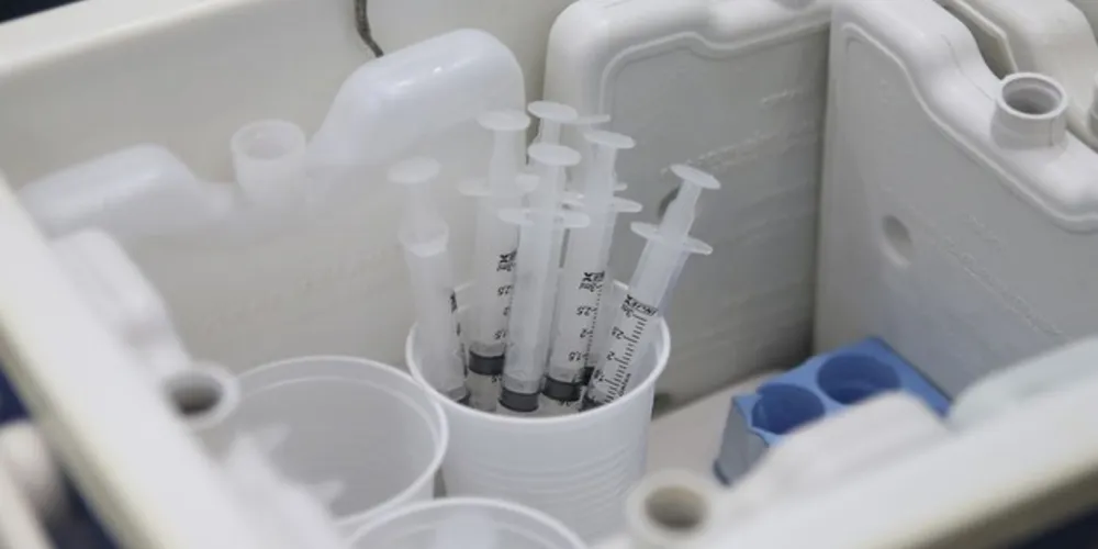 Uma pessoa morreu e 41 estão infectatas por vírus do tipo coronavírus