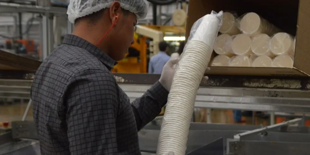 Unidade irá produzir, entre outros produtos, copos de polipapel