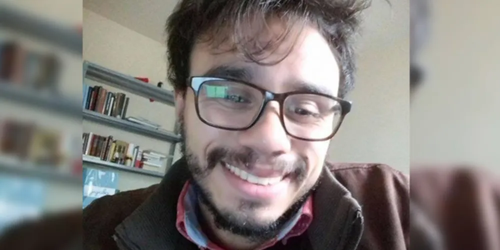Juliano Lima Schualtz, é estudante de História pela Universidade Estadual de Ponta Grossa (UEPG) e militante do Coletivo Negro Ilê Aiyê, na mesma universidade